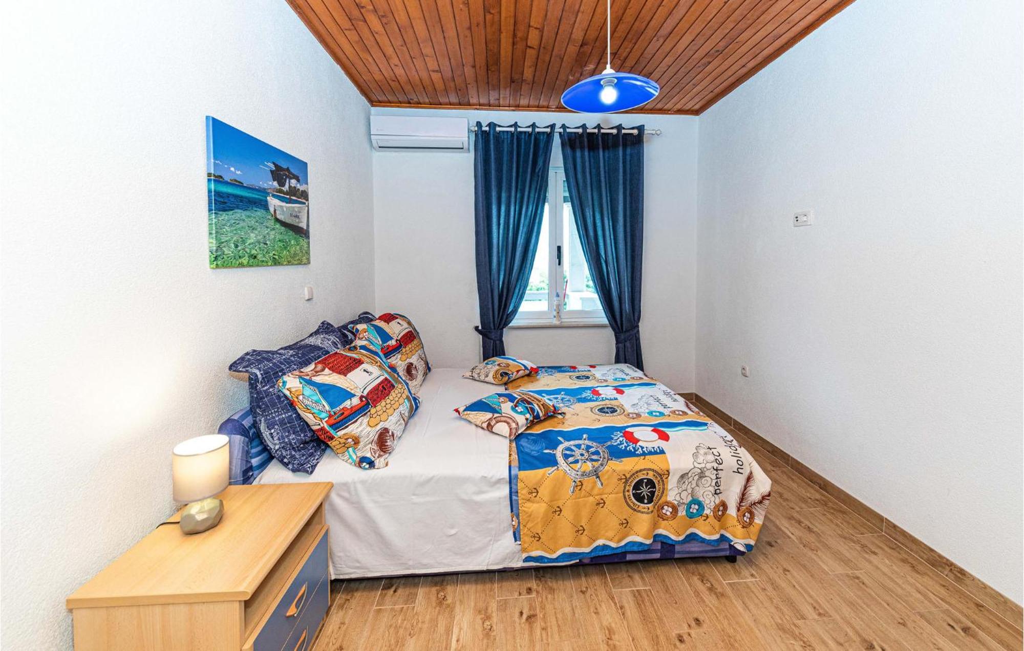 Nice Apartment In Kastel Stafilic With Sauna Kastela Luaran gambar