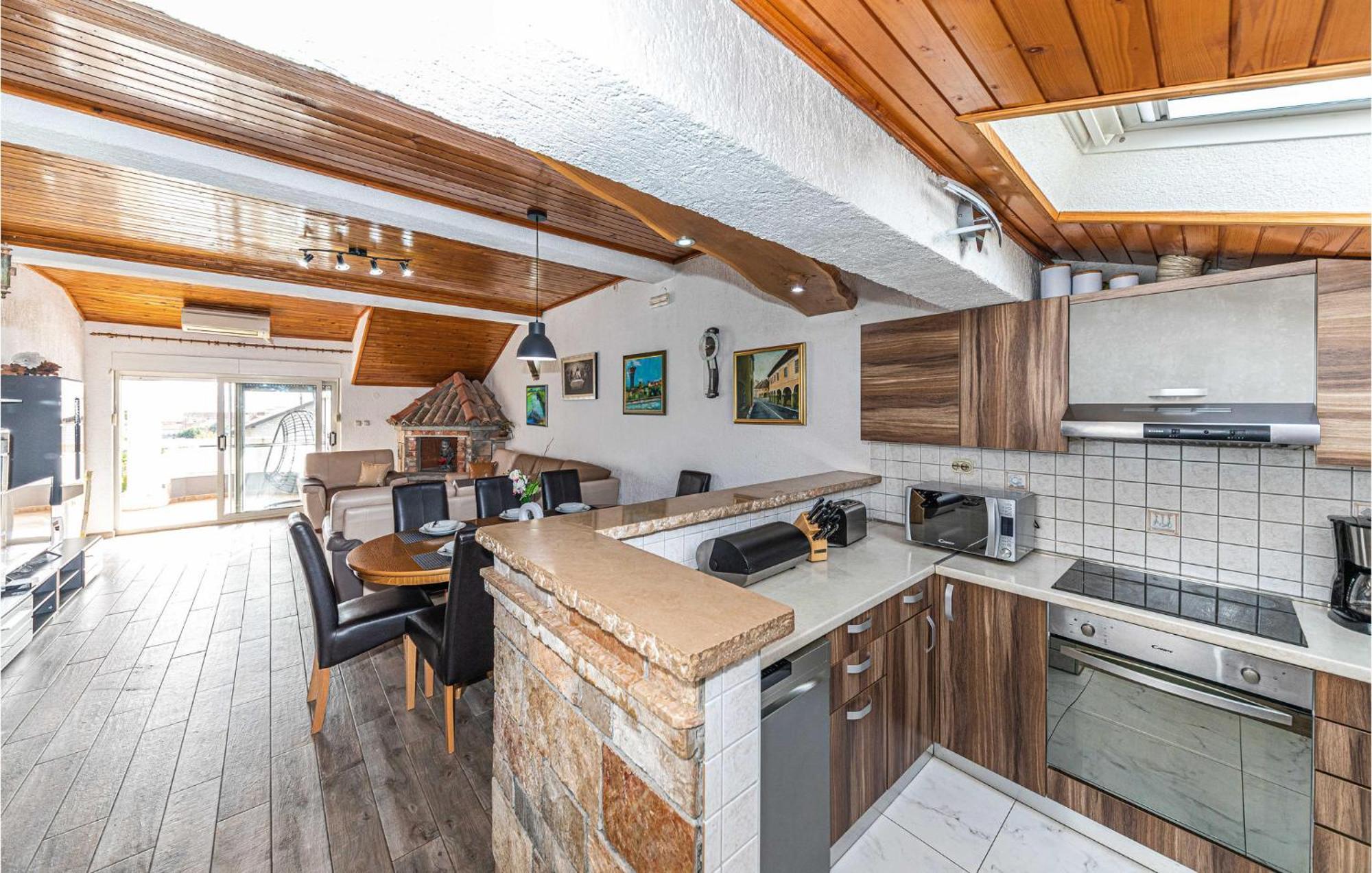 Nice Apartment In Kastel Stafilic With Sauna Kastela Luaran gambar