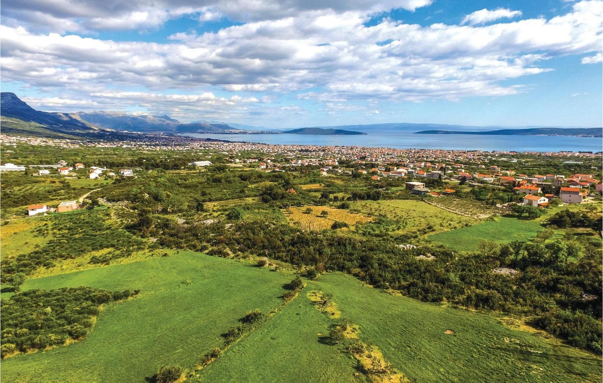 Nice Apartment In Kastel Stafilic With Sauna Kastela Luaran gambar